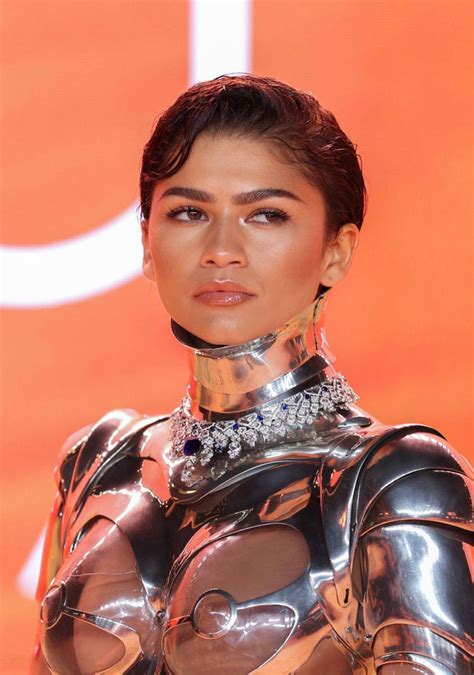 Zendaya Shows Off Bare Butt, Breasts at Dune 2。